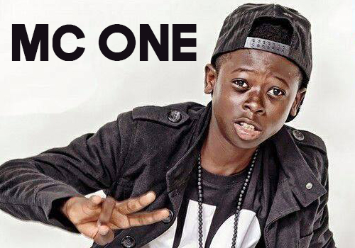 MC One, il tape poteaux au palais de…
