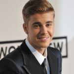 People: Justin Bieber fait une demande en mariage! découvrez qui est l’heureuse élue