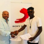 Ariel Sheney dépose ses valises chez Sony music