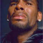 R Kelly : Le célèbre chanteur américain est accusé d’avoir mi enceinte sa cousine