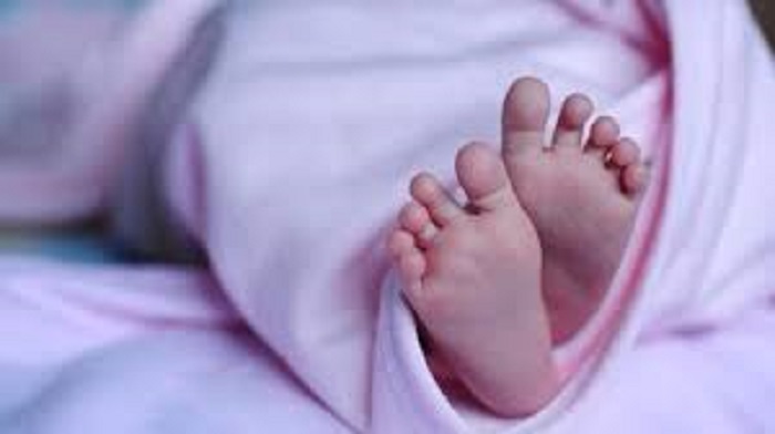 Cameroun : A 62 ans, une femme donne naissance à un bébé.