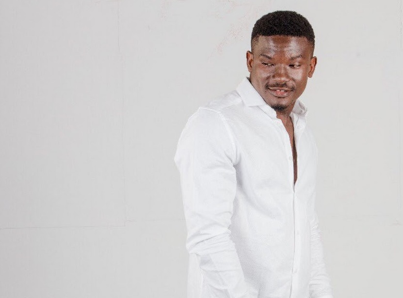 L’acteur Moses Ahoune éjecté du…