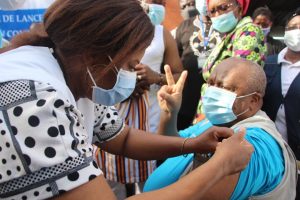 Vaccination contre la COVID-19 : le ministre de…